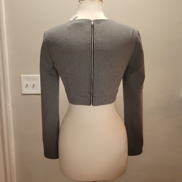 WAYF Mini Houndstooth Crop Top, Gray - Picture 4 of 9